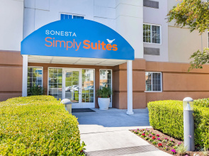 Sonesta Simply Suites Denver West Federal Center
