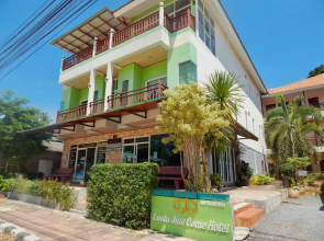 Lanta Just Come Hotel (SHA Plus+)