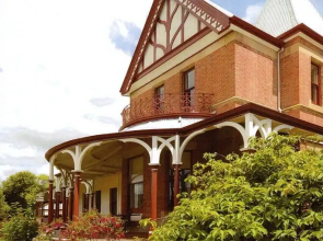 Old Bishop's Quarters