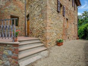 Varna Charm: Tuscan Getaway