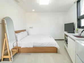 Yeosu Nangmanstay Pension