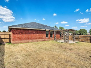 Pet-friendly Lubbock Home w/ Yard - 6 Mi to TTU