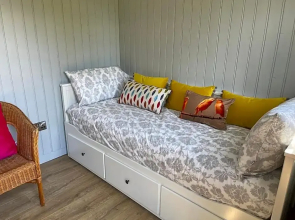 Lilac Hut Shepherds Hut