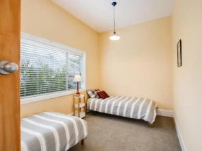 Views on Colenso - Napier Holiday Home