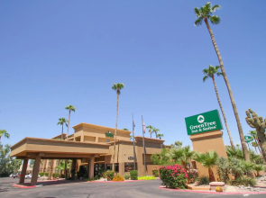 GreenTree Inn & Suites Phoenix Sky Harbor