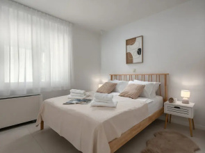 Desamani 975 Apartments