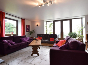 Cozy Holiday Home in Rendeux with Fenced Garden