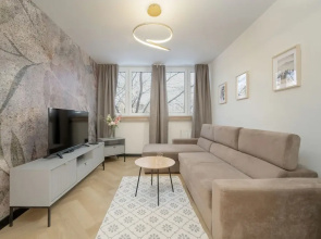 Zielińskiego Apartment by Renters