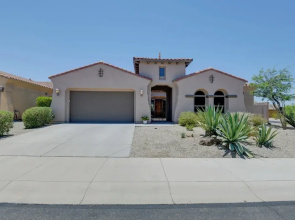 9 Mi to Goodyear Ballpark: Estrella Home w/ Patio