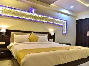 Hotel Times Square by FabHotels