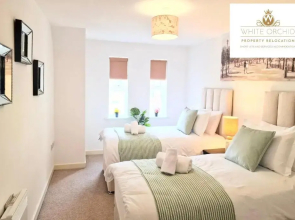 Corporate 2Bed Apartment with Balcony & Free Parking Short Lets Serviced Accommodation Old Town Stevenage by White Orchid Property Relocation
