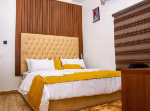 NIFEWAT APARTMENT,Bris suite 1bedroom apartment gym, Netflix,WiFi