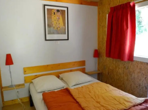 Chalet With 2 Bedrooms in Les Tourettes, With Pool Access and Enclosed