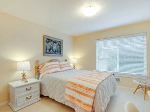 Cozy Waldport Vacation Rental: Steps From the Bay!