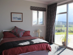 Brightwater Views Boutique Apartment