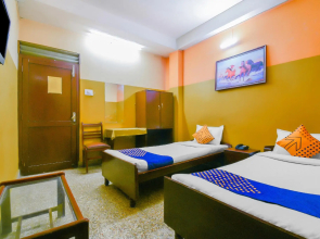 SPOT ON 78088 Hotel Embassy