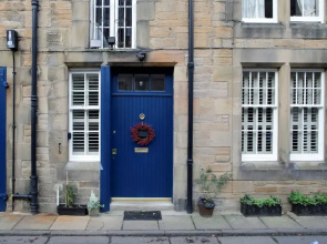 1 Bedroom Mews Flat Accommodates 4