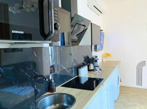 2 Steps From Sea - Apartment 2 Bedroom - Kitchen - Wifi - Tramway - Air Conditioner - INTERNATIONAL TV - UNLIMITED MOVIES SERIES