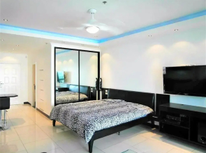 View Talay 8 Large Studio Apartment With sea View Pattaya