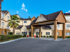 Red Roof Inn PLUS+ & Suites Savannah - I-95