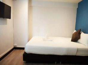 Sleep With Me Bangkok - BTS Phra Khanong
