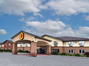 Super 8 by Wyndham Cornwall ON