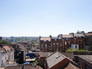 1 Bedroom Apartment With Private Roof Terrace