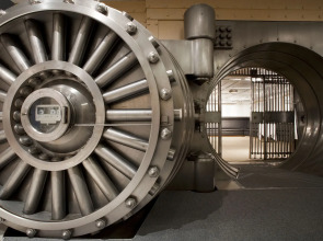 One King West Hotel & Residence