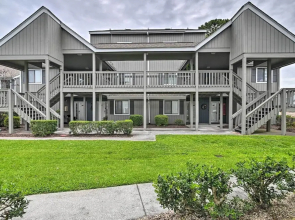 2 Mi to Surfside Beach: Golf Getaway w/ Balcony!