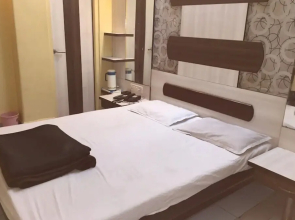 Goroomgo Ashta Lakshmi Tourist Indore