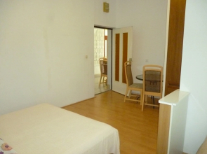 Apartment Tinka-with Beautiful Garden Area