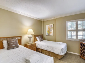 Inlet Reef 109 3 Bedroom Condo by RedAwning