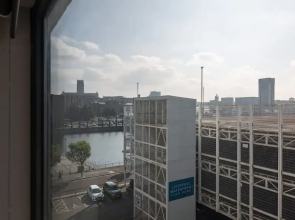 Host Stay Monarchs Quay