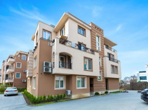 Bright & Cozy 1BD Flat with a Charming Terrace