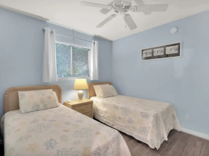 Hilton Head Hangout 2 BDR Resort Condo by Beach!