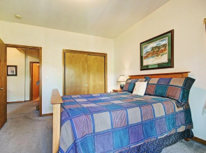127 Lookout Ridge 2 Bedroom Townhouse by RedAwning