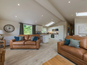 Lyon Lodge, Sleep 6, Private hot Tub, pet Friendly