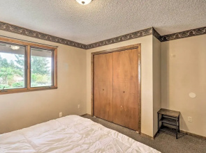 Pet-friendly Lakeside Hideaway ~ 1 Mi to Downtown!