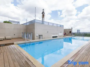 4 Stars Avalon Apartment in Ho Chi Minh City Center | Pool | Gym | Sauna