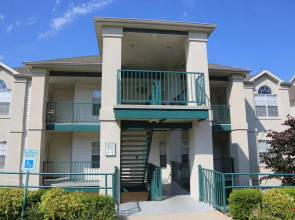 Branson Condo Resorts (behind Andy Williams Theater)