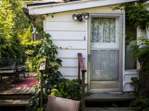 Niagara On The Lake Historic Rental Cottage