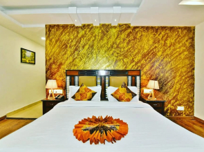 Goroomgo Satyam Int. By Dalhousie