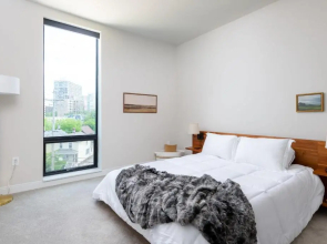 Flexhome East Side 1BR E2 - Brady St, Balcony, & Lounge