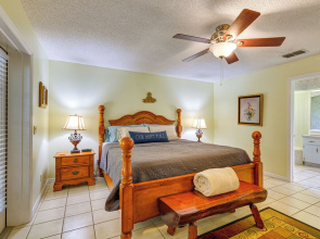 Waterfront Deck & Private Dock! Rainbow River Home