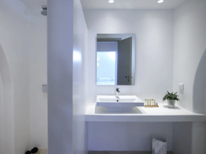 Aurora Luxury Suites