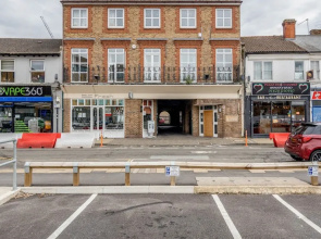 Luxury 2 Bedroom Apartments with Parking