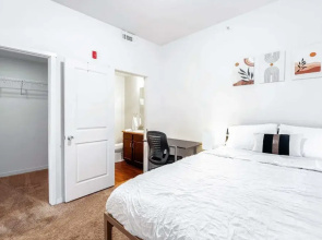 Spacious 3BR Apartment Central to All