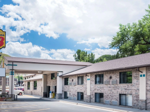 Super 8 by Wyndham Deadwood / Black Hills Area