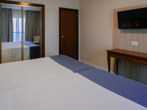 Port Europa Hotel