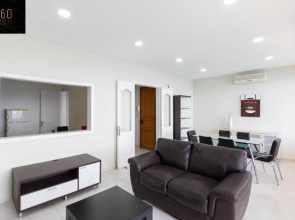 Unique Seafront 3BR, Sliema beach - AC & WiFi by 360 Estates